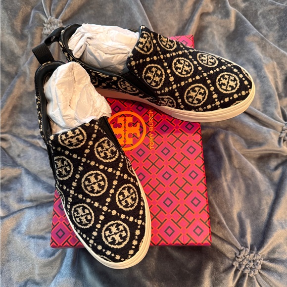✨NEW Tory Burch T Monogram Black Slip-On Sneaker - Picture 4 of 7